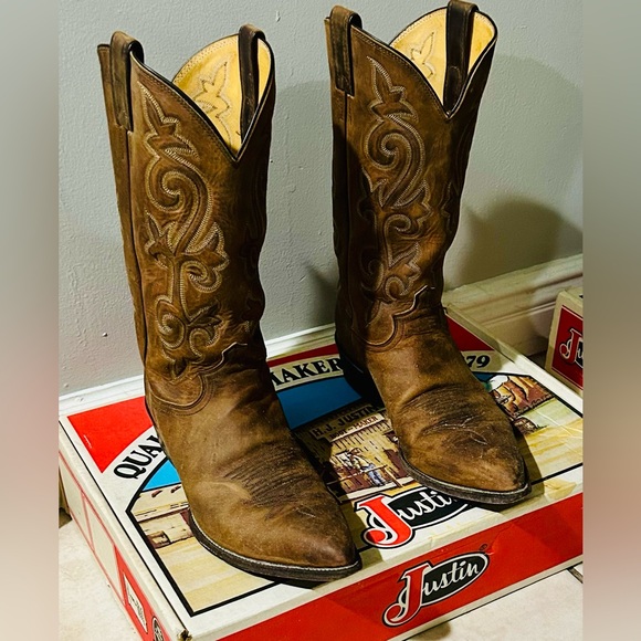 Justin Boots Other - Vintage Justin Men's Brown Leather Western Cowboy Boots Size 11 1/2 awesome!